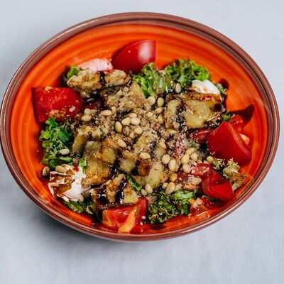 Салат с баклажаном и сливочным сыром в Баклажан по цене 830 ₽