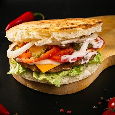 Бургер Big Mangal в Мангал сити по цене 559 ₽
