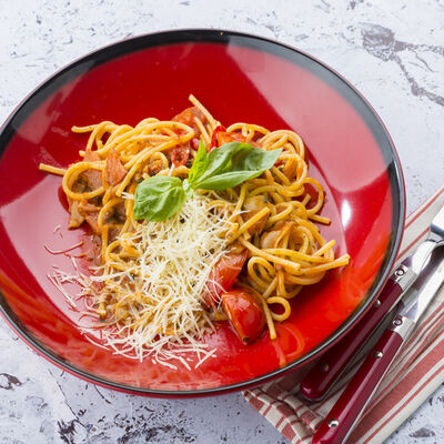 Паста Спагетти с томатами и базиликом в Филадельфия по цене 250 ₽