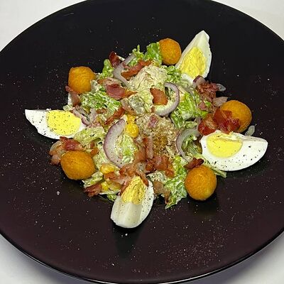 Салат Шпайерский с домашними колбасками в Iago по цене 760 ₽