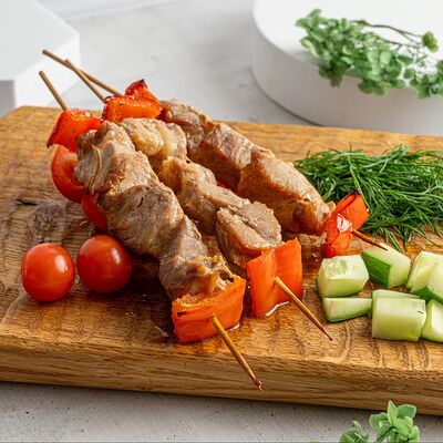 Мини-шашлычки из свинины с овощами в KanapeFest по цене 2890 ₽