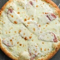 Пицца с ветчиной и сыром в Мама испекла