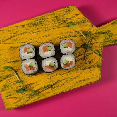 Лосось, сыр, огурец в Bananapizza по цене 150 ₽