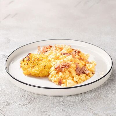Драник со скрэмблом и беконом в Шоколадница по цене 460 ₽