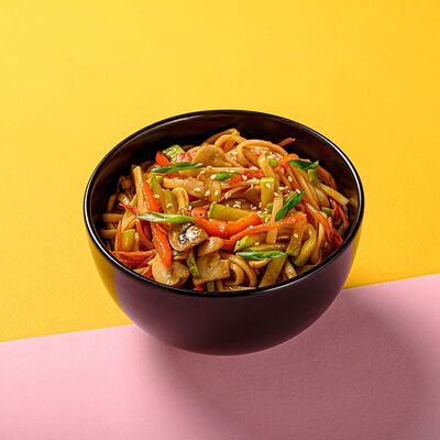 Удон с овощами в Круглое катаем по цене 329 ₽