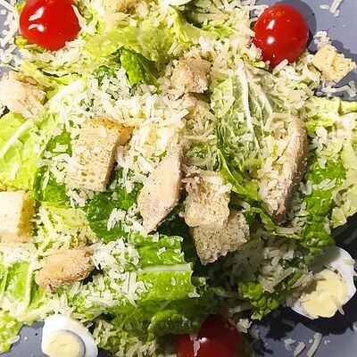Цезарь с курицей в Izmir по цене 380 ₽