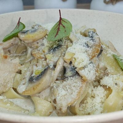 Паста грибная с курицей в Сытый мишка по цене 590 ₽