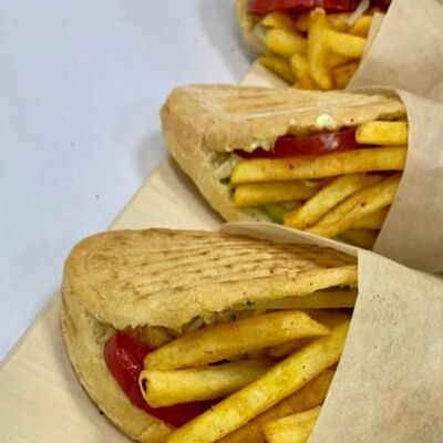 Гиро с курицей маленькийв Настроение вкуса ФАСТФУД по цене 450 ₽