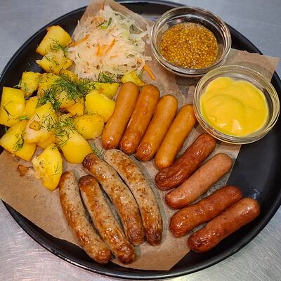 Сет из мини-колбасок в Паркофка по цене 1200 ₽