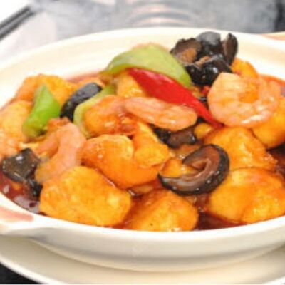 Тушеный тофу с морепродуктами в ГУаНЬ ЯНЬ по цене 1650 ₽