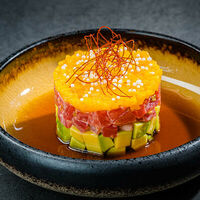 Тартар с тунцом в Yellowfin sushi