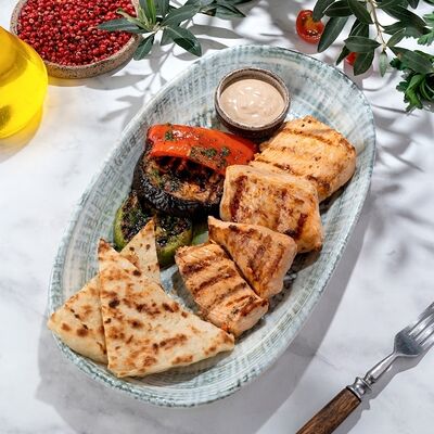 Индейка с овощами в Петрушка по цене 720 ₽