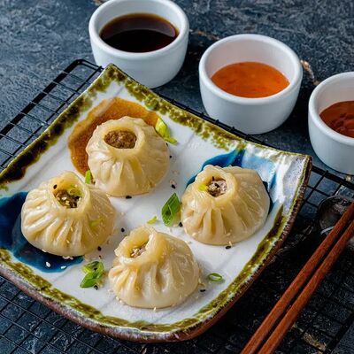 Дамплинги с говядиной и свининой в Хорошие Хинкали по цене 300 ₽