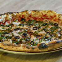 Пицца Поло Песто в Mama Roma