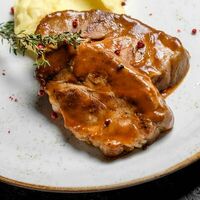 Жареная свиная шейка в Plan B