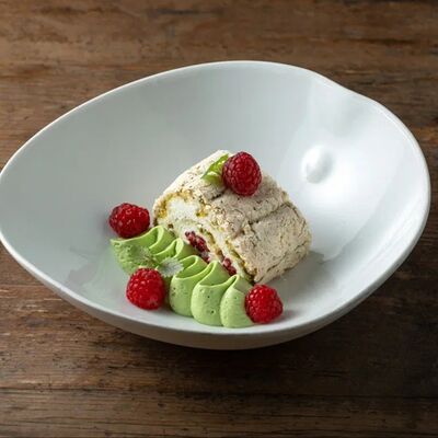 Меренговый рулет в Байкал по цене 1230 ₽