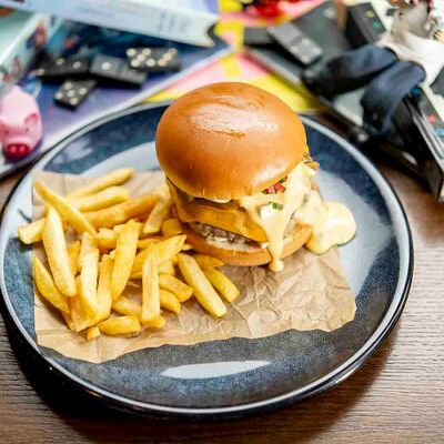 Бургер Спайро в Элли Лагер по цене 1090 ₽