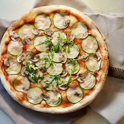 Пицца с цукини, грибами и чеснокомв Ботаника по цене 780
