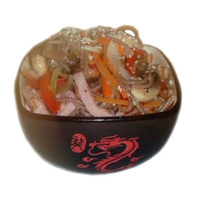 Соба с грудинкой в Sushiwoker по цене 460 ₽