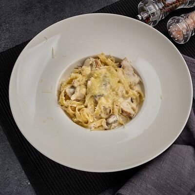 Паста с курицей и грибами в На Высоте по цене 550 ₽