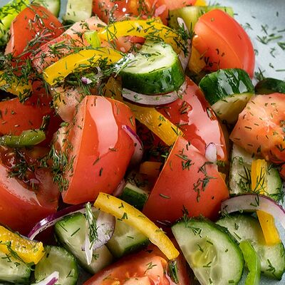 Овощной салат в Форель по цене 620 ₽