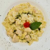 Фарфалле с лососем и креветками в ПроКафе