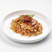 Куриная грудка с киноа и овощами в Bistro Pizzateca 9.8