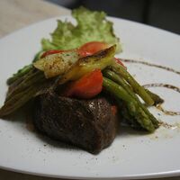 Телятина в белом вине с овощами в Le Buffet