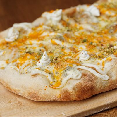 Пицца римская Сырное ассорти в Pizza Roma по цене 890 ₽