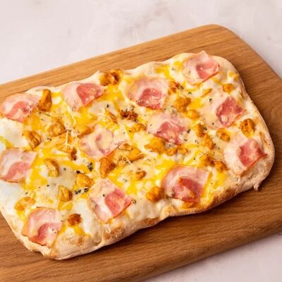 Пицца Мясная и четыре сыра в PIZZALINI по цене 960 ₽
