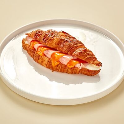 Круассан с ветчиной и сыром в Регано по цене 645 ₽