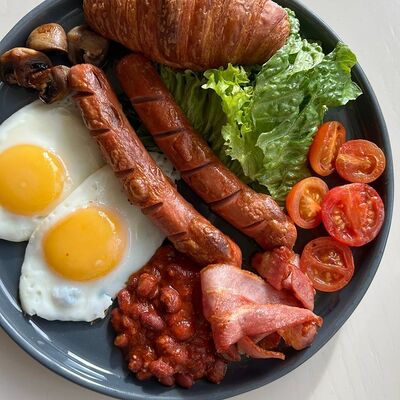 Английский завтрак в Zanoza Kруассантерия по цене 950 ₽