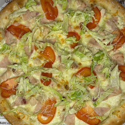 Пицца цезарьв Ymi по цене 770 ₽