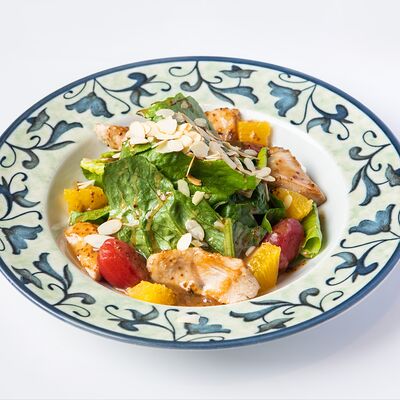 Салат Индейка с цитрусом и соусом сладкая горчицав Лу по цене 750 ₽