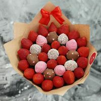Букет из клубники Три в одном размера M в Клубника в шоколаде VeryBerryLab