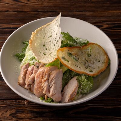 Цезарь с курицей в Luciano по цене 860 ₽