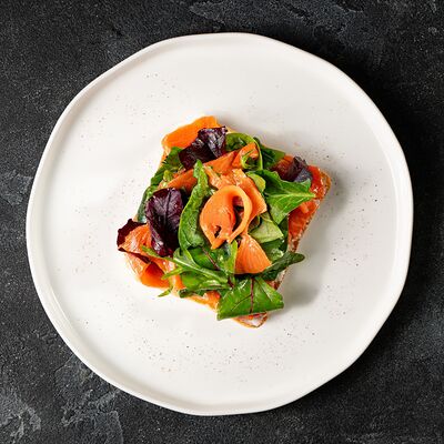 Тост с лососем слабой солив Amarena по цене 1131 ₽