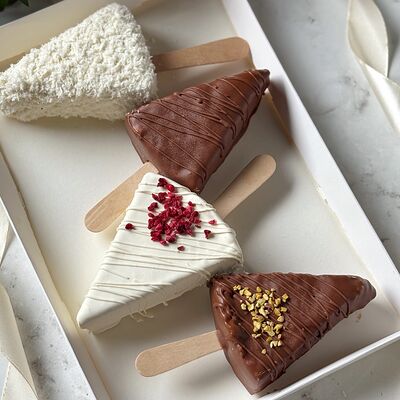 Ассорти чизкейков в шоколаде в ButlerBakery по цене 2190 ₽