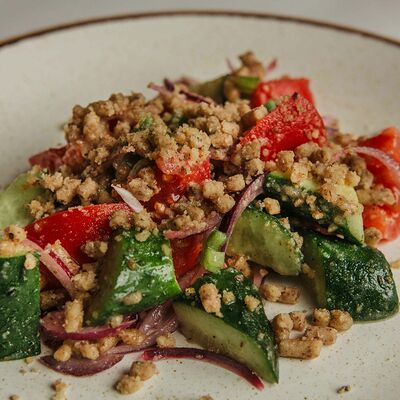 Салат из помидоров и орехов в Мацони по цене 290