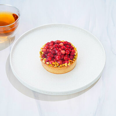 Тарталетка с земляникой в Магбургер & Братья Караваевы по цене 455 ₽