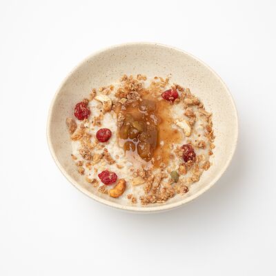 Каша овсяная с инжиром и гранолой в Неспешник по цене 525 ₽