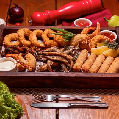 Ассорти морепродуктов фри в Золотая прага по цене 2990 ₽