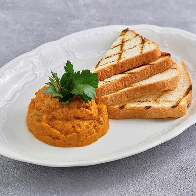 Икра из печеных баклажан с пшеничными тостами в Царь по цене 490 ₽