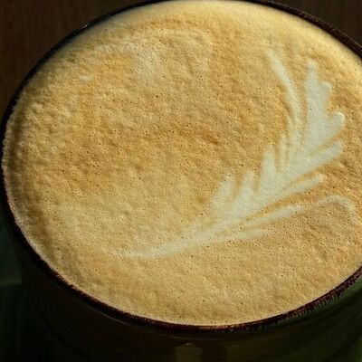 Раф с сыром и кедровыми орешками в Кофе и Вафли по цене 350 ₽