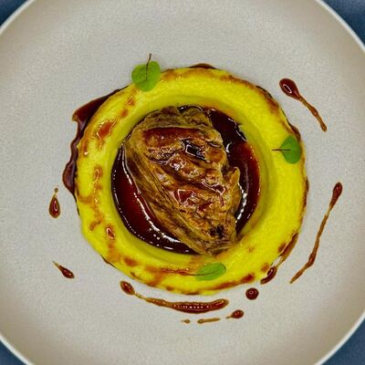 Томленые щечки теленка в Шико по цене 900 ₽