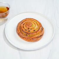 Улитка с фисташковым кремом в Магбургер & Братья Караваевы