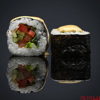 Овощной ролл с ореховым соусом в Sushi Boom по цене 290 ₽