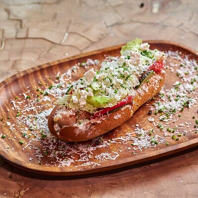 Хот-дог с куриной колбаской в Chipock Premium по цене 580 ₽