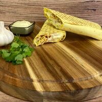 Большая шаурма с курицей и аджикой в ШАУРМАSTER