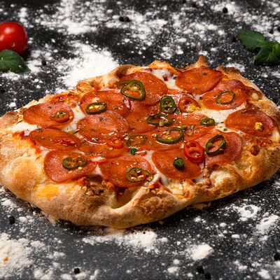 Пицца Пеперони в PIZZAZAVR по цене 870 ₽